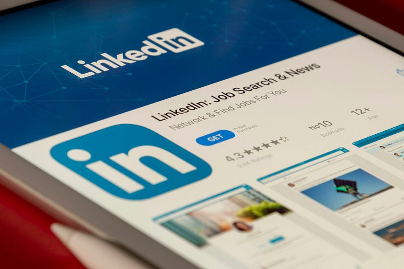 Personal Branding on LinkedIn in 2025: What’s Working Now (And What’s Not)