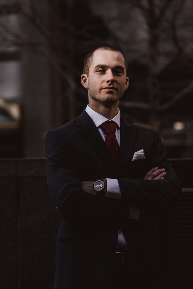 From Employee to Influencer: The Impact of Personal Branding in the Modern Workplace